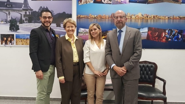 Renan Clara, a senadora Ana Amélia Lemos, Cinthya Sternberg e Sergio D. Simon